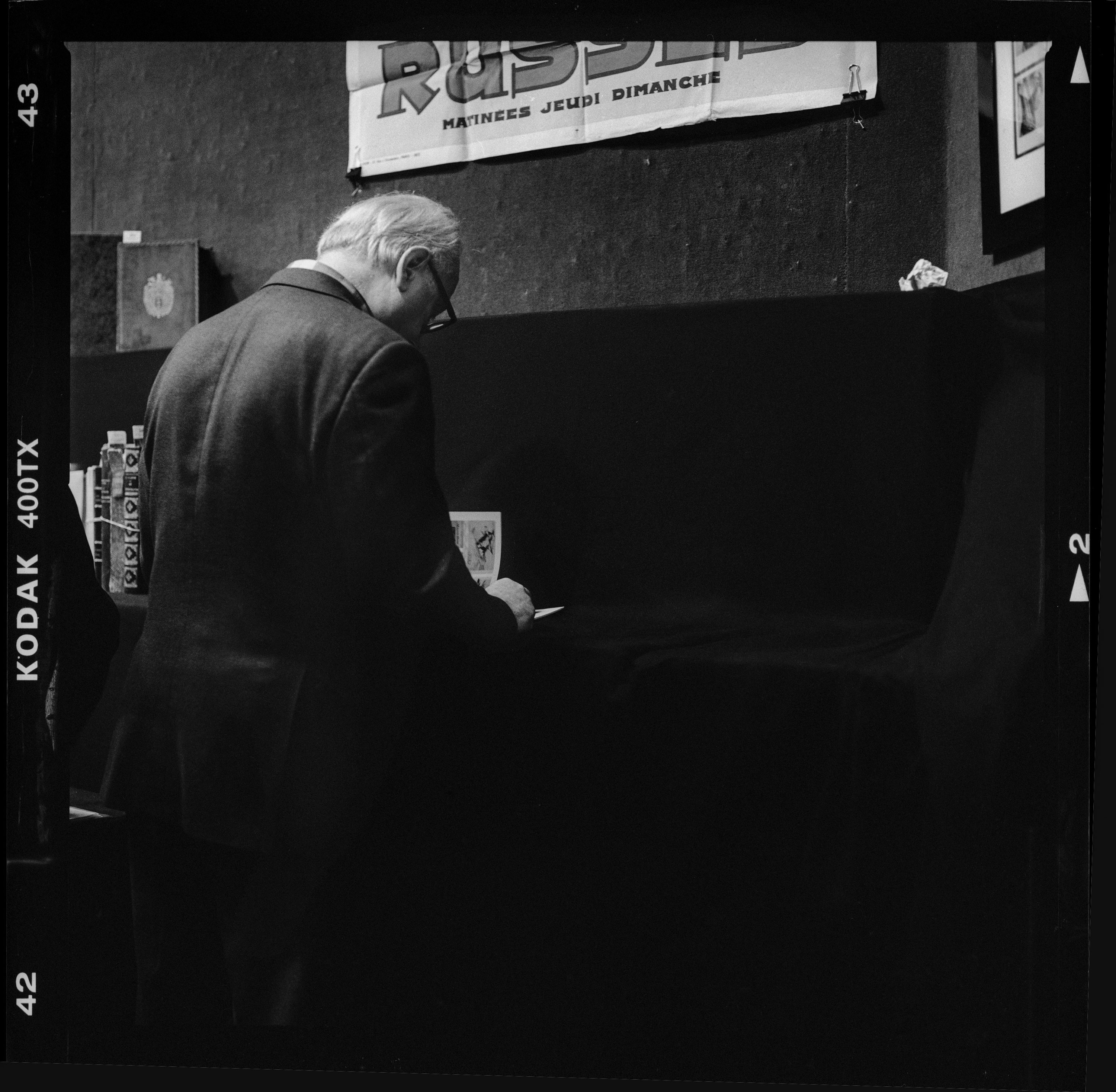 Photo d'Alexis Allemand à l'Espace Drouot - Les ventes aux enchères à Paris.