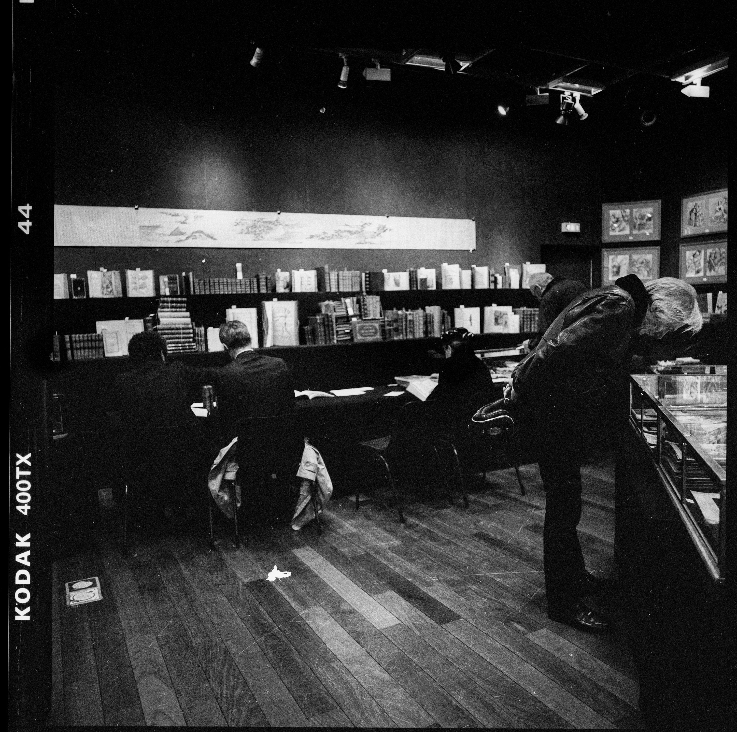 Photo d'Alexis Allemand à l'Espace Drouot - Les ventes aux enchères à Paris.
