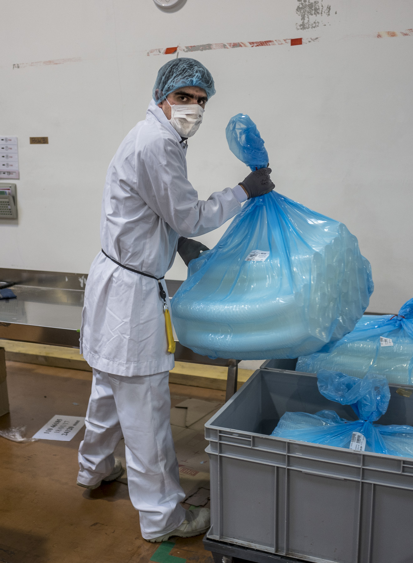 Des autistes à l'usine. Quand le monde de l'entreprise ouvre les bras aux hommes et femmes qui souffrent de troubles autistiques.